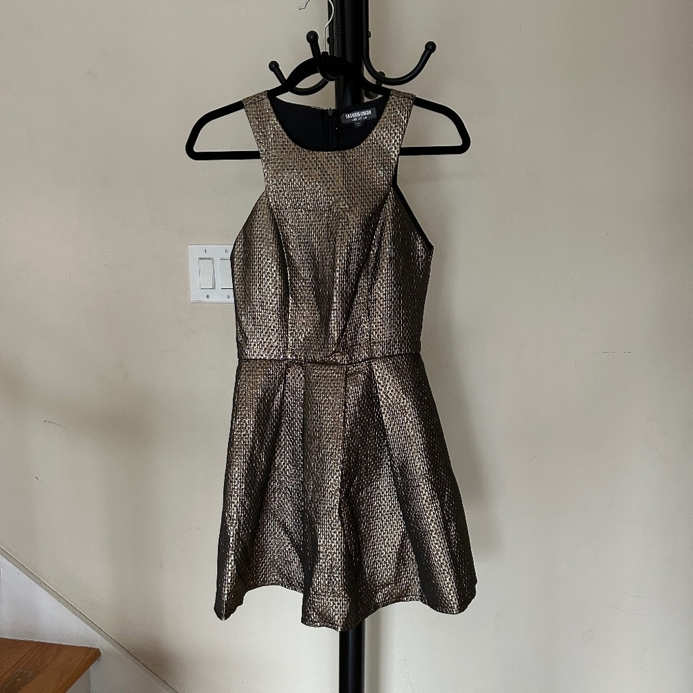 Metallic Gold Tone Fit & Flare Sleeveless Dress w A-line skirt